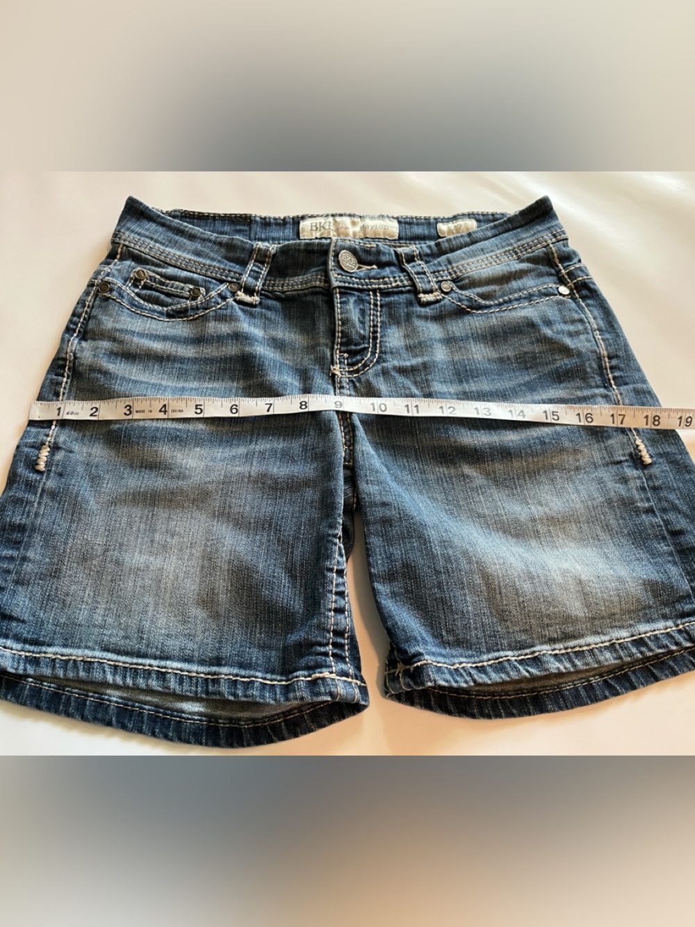 BKE Denim Payton Mid Rise Shorts Size 27 - Picture 5 of 16